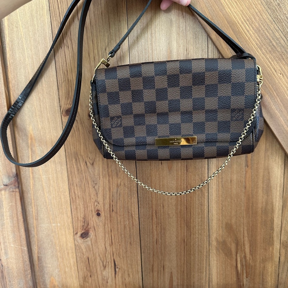 Louis Vuitton's Damier Ebene Canvas purse - Picture 9 of 13